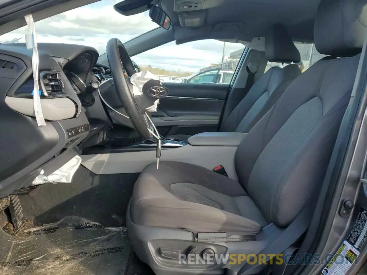 7 Photograph of a damaged car 4T1B11HK1KU233510 TOYOTA CAMRY 2019