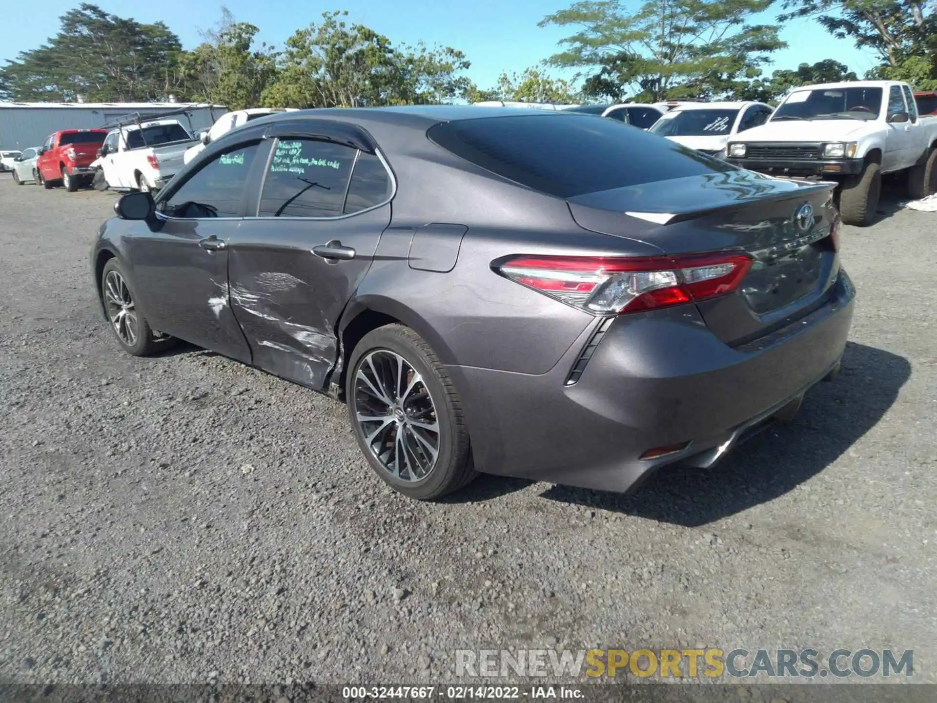 3 Photograph of a damaged car 4T1B11HK1KU238626 TOYOTA CAMRY 2019