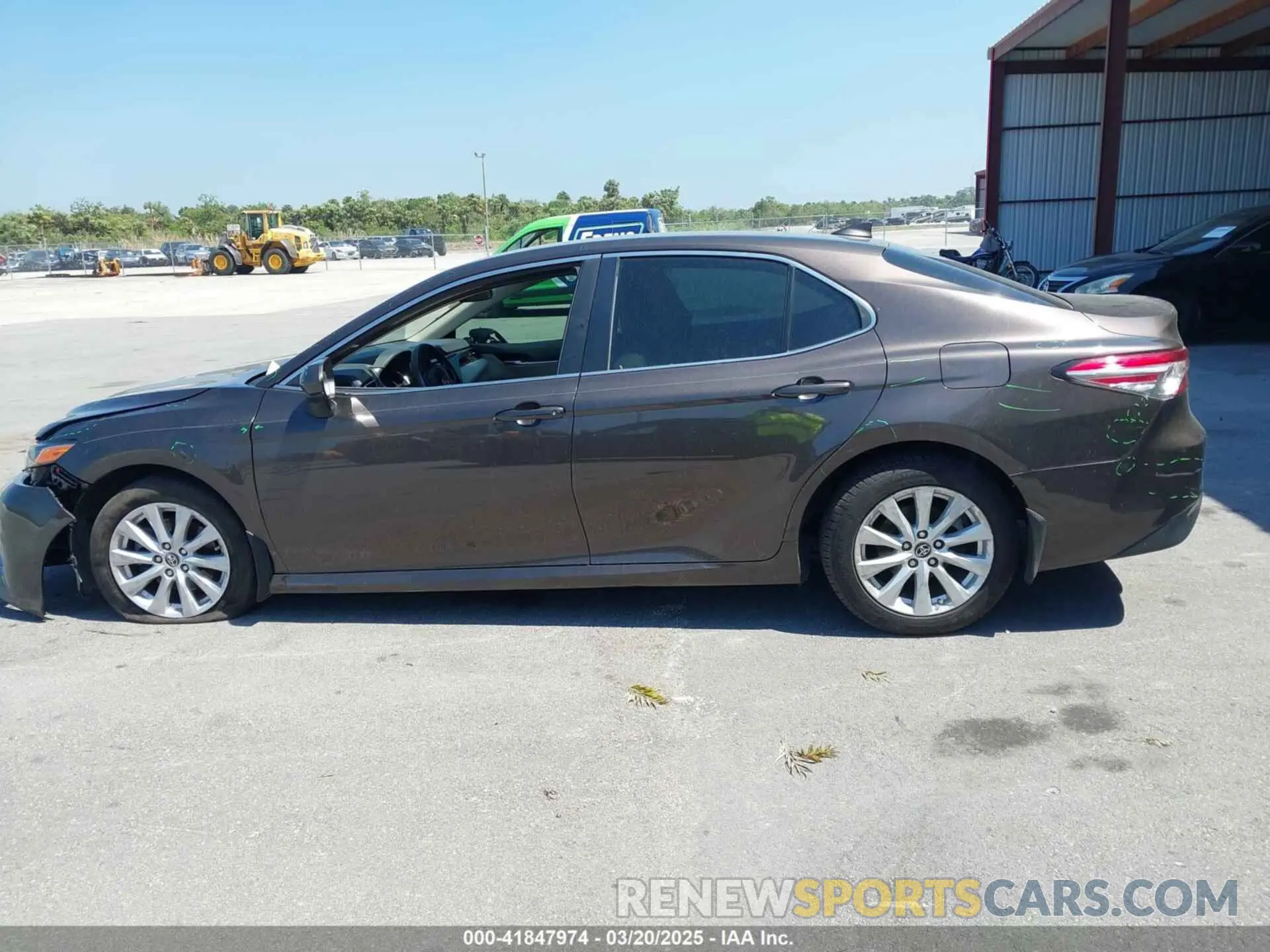 14 Photograph of a damaged car 4T1B11HK1KU240845 TOYOTA CAMRY 2019
