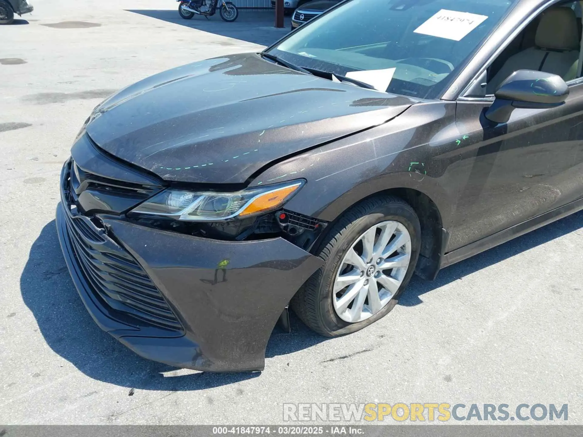 17 Photograph of a damaged car 4T1B11HK1KU240845 TOYOTA CAMRY 2019
