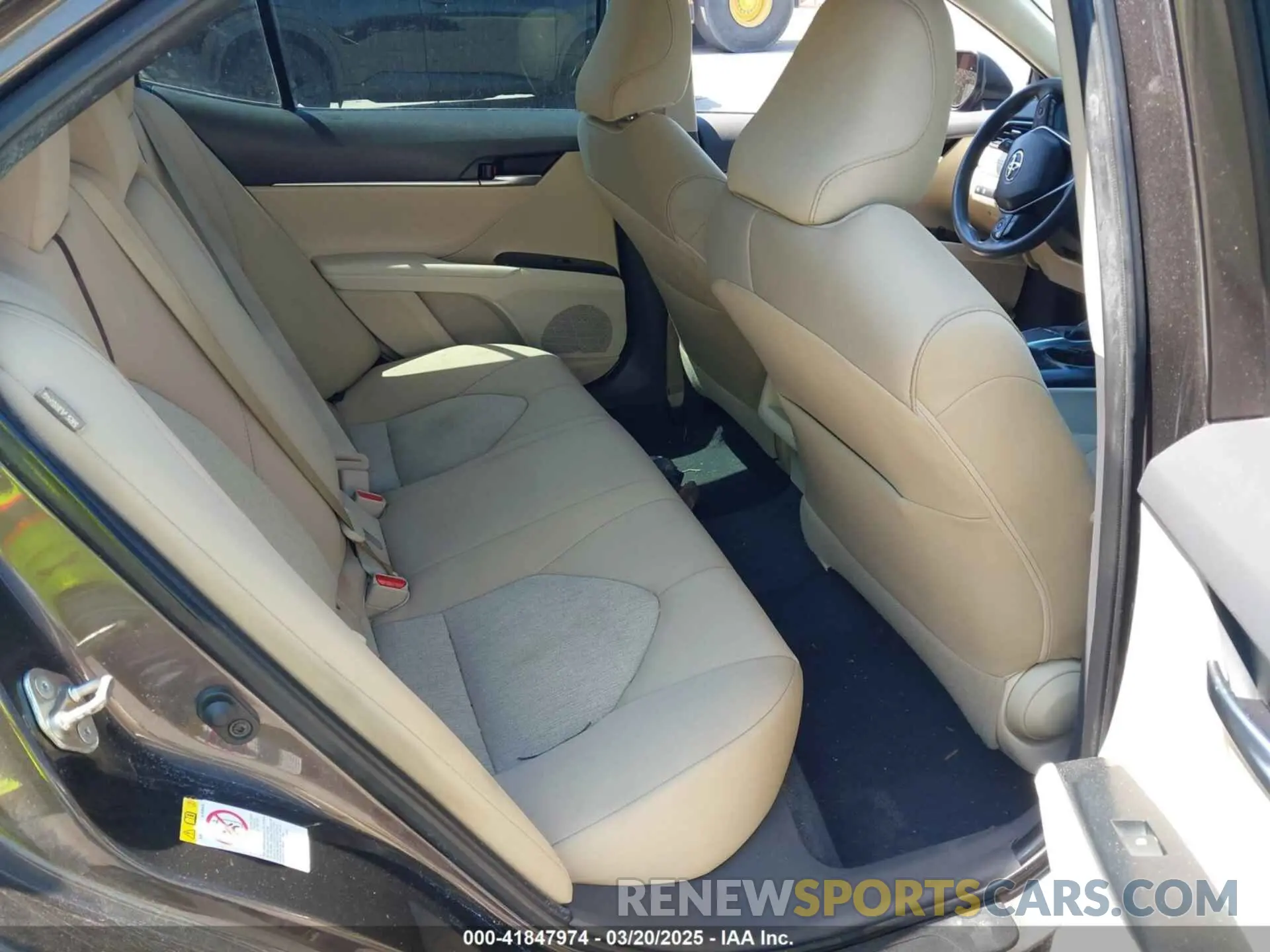 8 Photograph of a damaged car 4T1B11HK1KU240845 TOYOTA CAMRY 2019