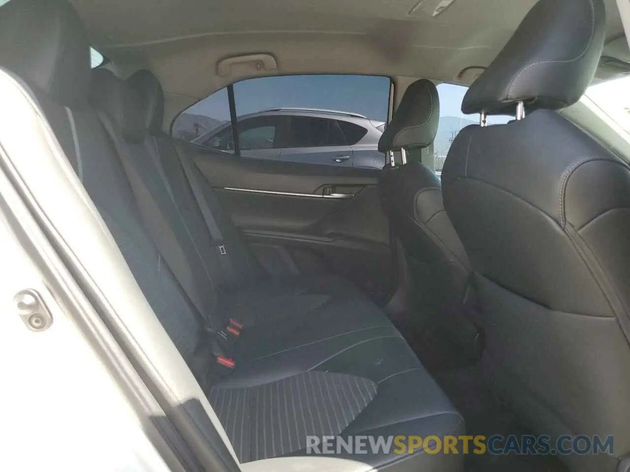 11 Photograph of a damaged car 4T1B11HK1KU247276 TOYOTA CAMRY 2019