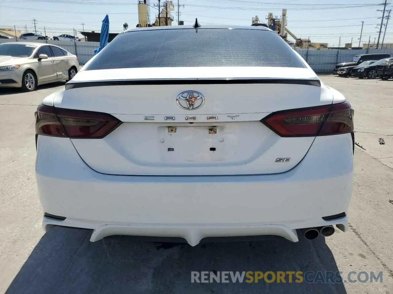 6 Photograph of a damaged car 4T1B11HK1KU247276 TOYOTA CAMRY 2019