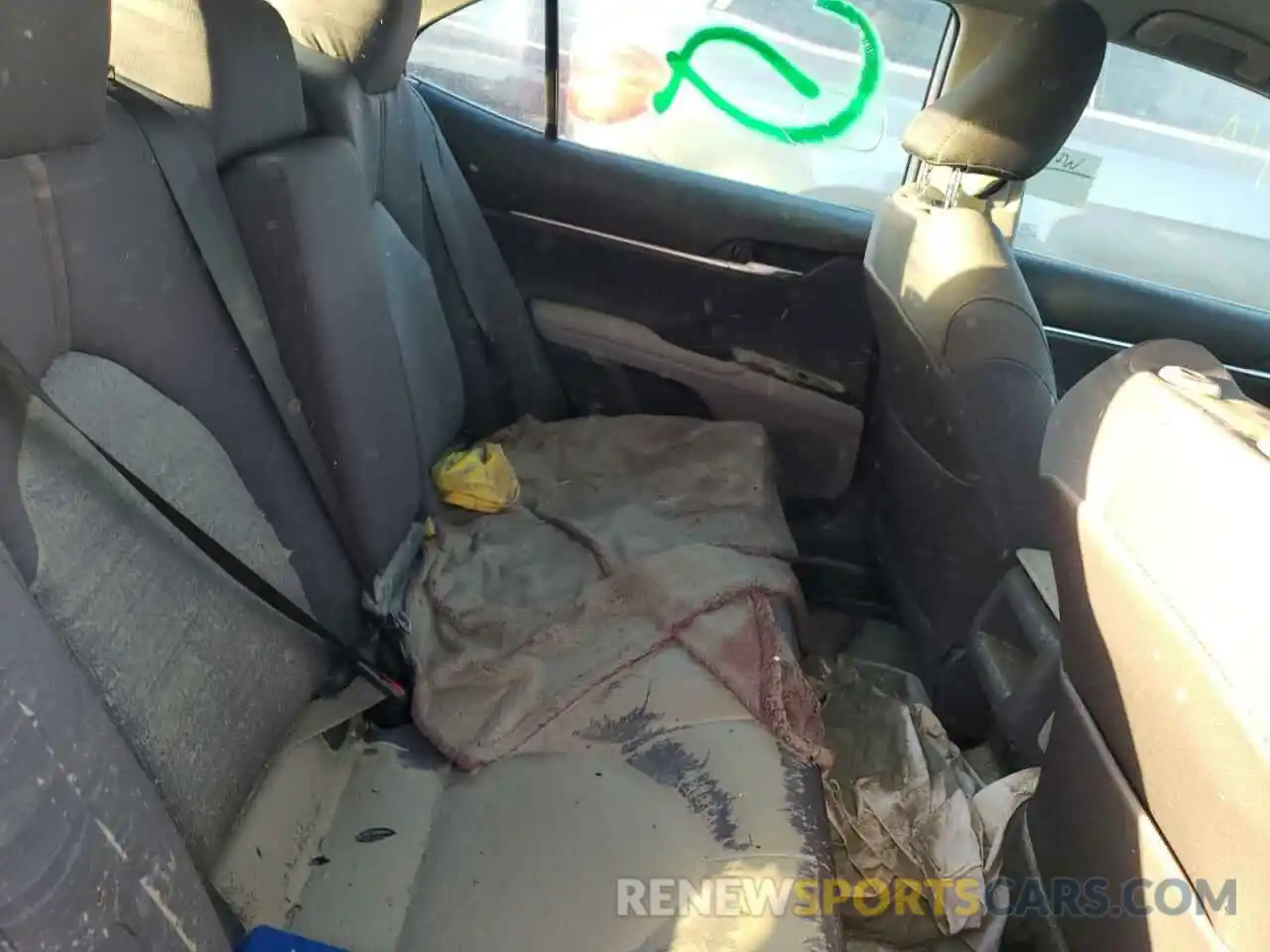 6 Photograph of a damaged car 4T1B11HK1KU249416 TOYOTA CAMRY 2019