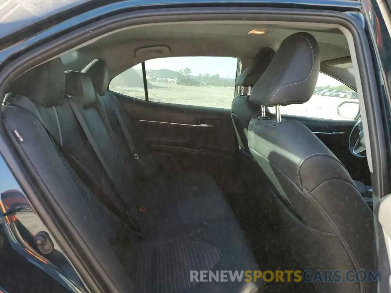 10 Photograph of a damaged car 4T1B11HK1KU250596 TOYOTA CAMRY 2019