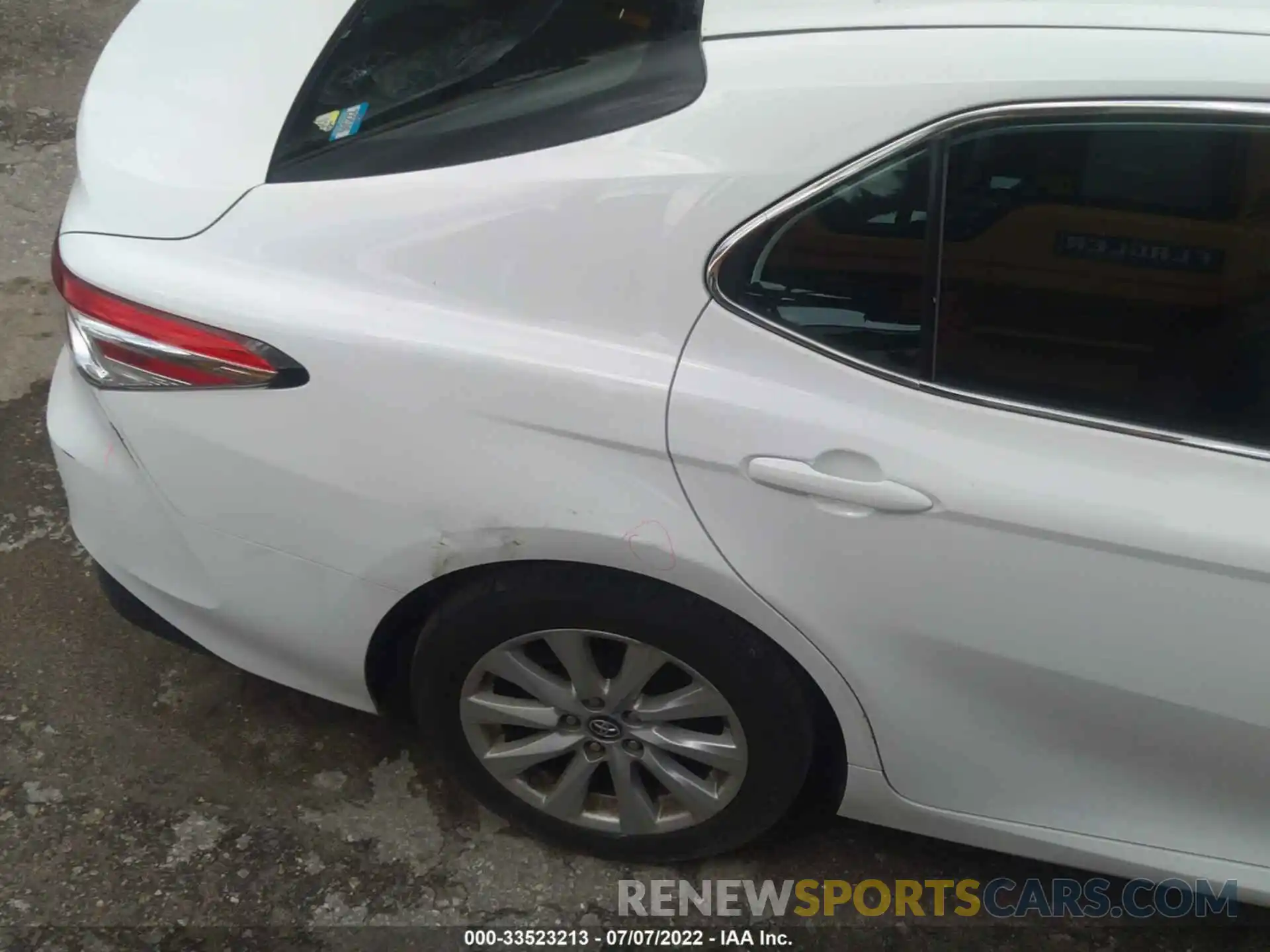 12 Photograph of a damaged car 4T1B11HK1KU251425 TOYOTA CAMRY 2019