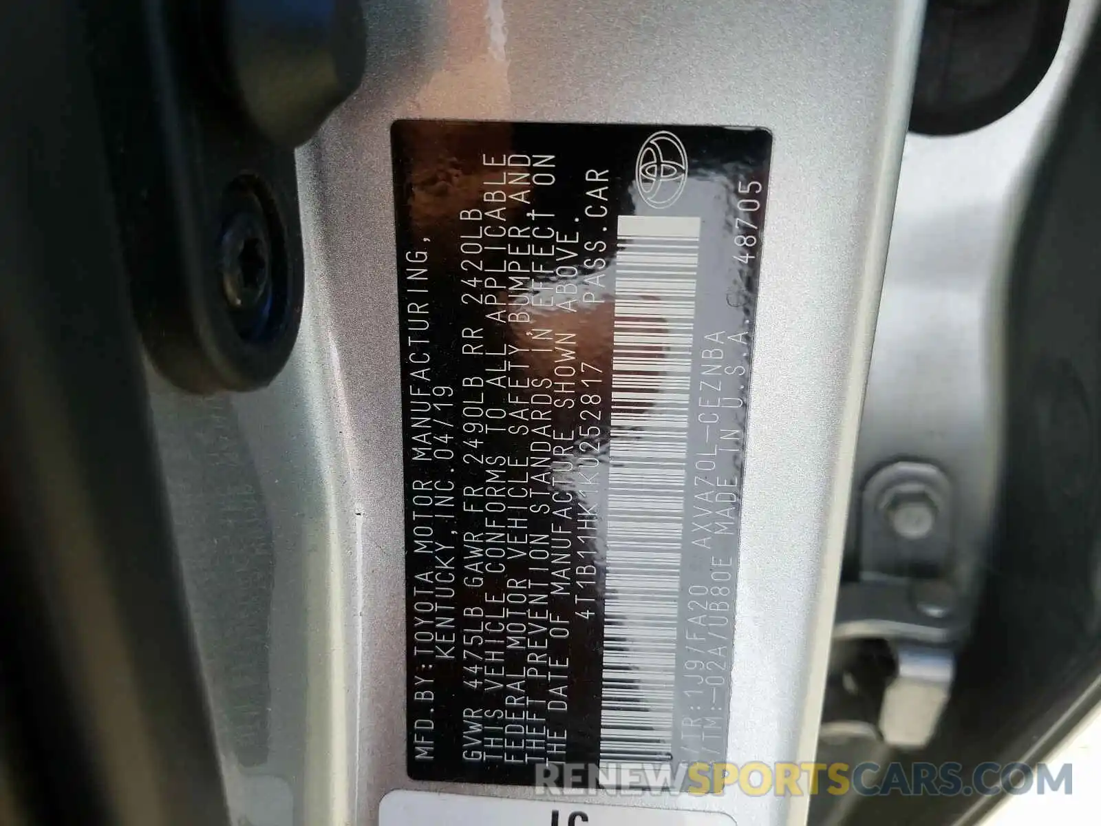 10 Photograph of a damaged car 4T1B11HK1KU252817 TOYOTA CAMRY 2019