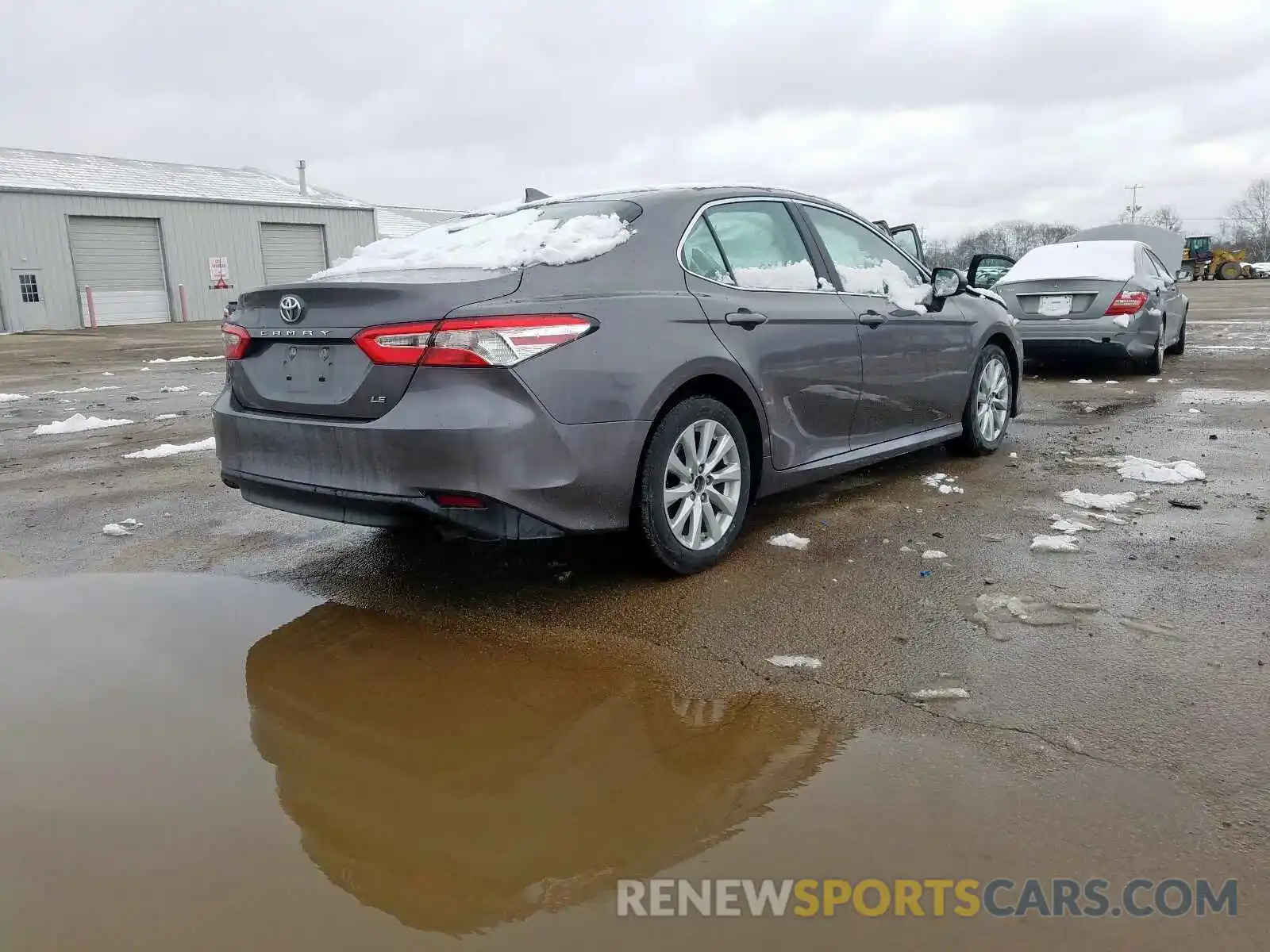 4 Photograph of a damaged car 4T1B11HK1KU256561 TOYOTA CAMRY 2019