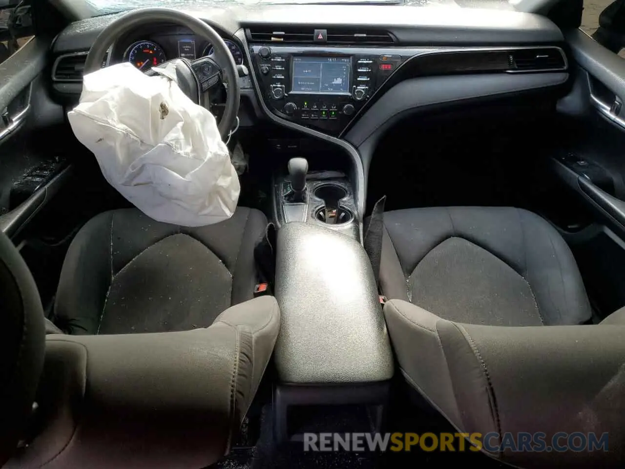 8 Photograph of a damaged car 4T1B11HK1KU260836 TOYOTA CAMRY 2019