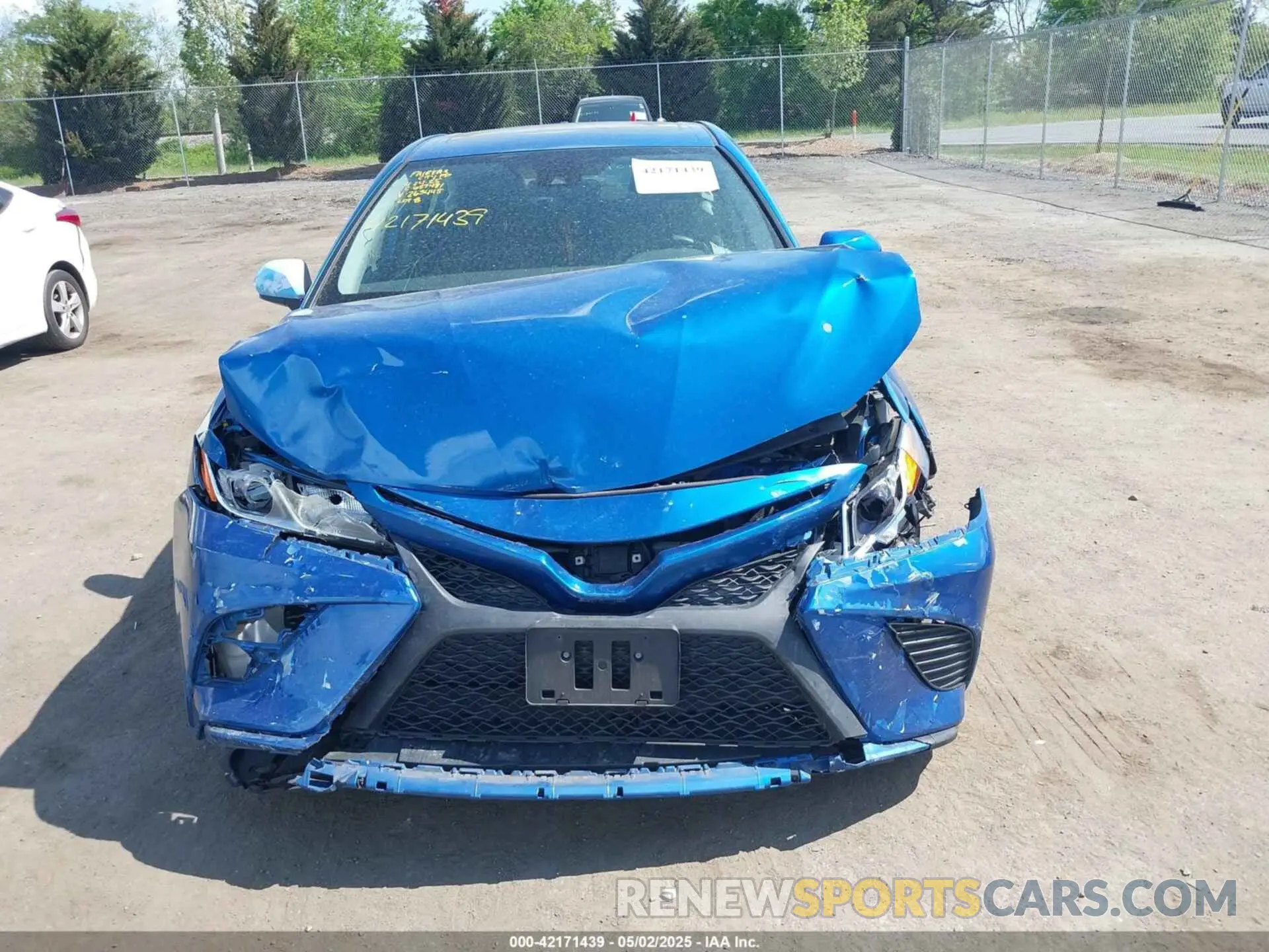 12 Photograph of a damaged car 4T1B11HK1KU263445 TOYOTA CAMRY 2019