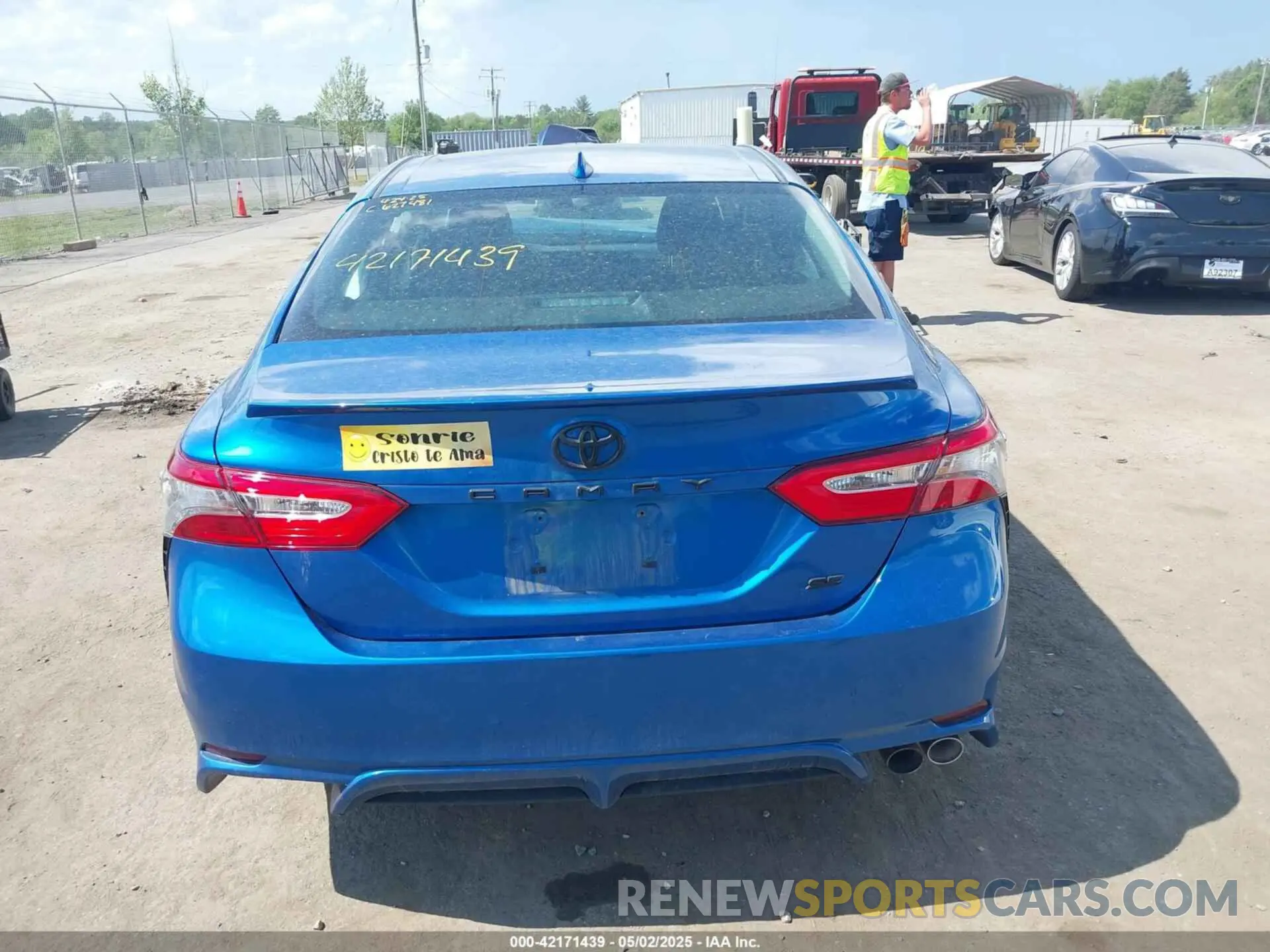16 Photograph of a damaged car 4T1B11HK1KU263445 TOYOTA CAMRY 2019