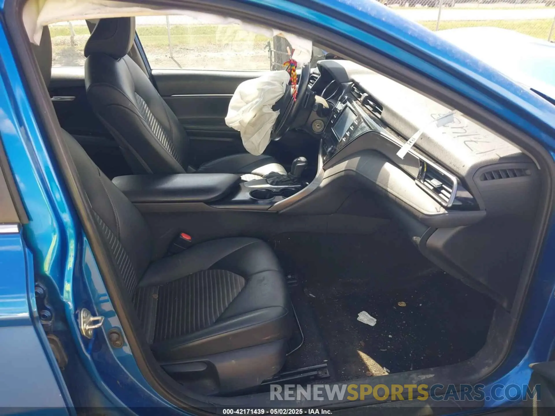 5 Photograph of a damaged car 4T1B11HK1KU263445 TOYOTA CAMRY 2019
