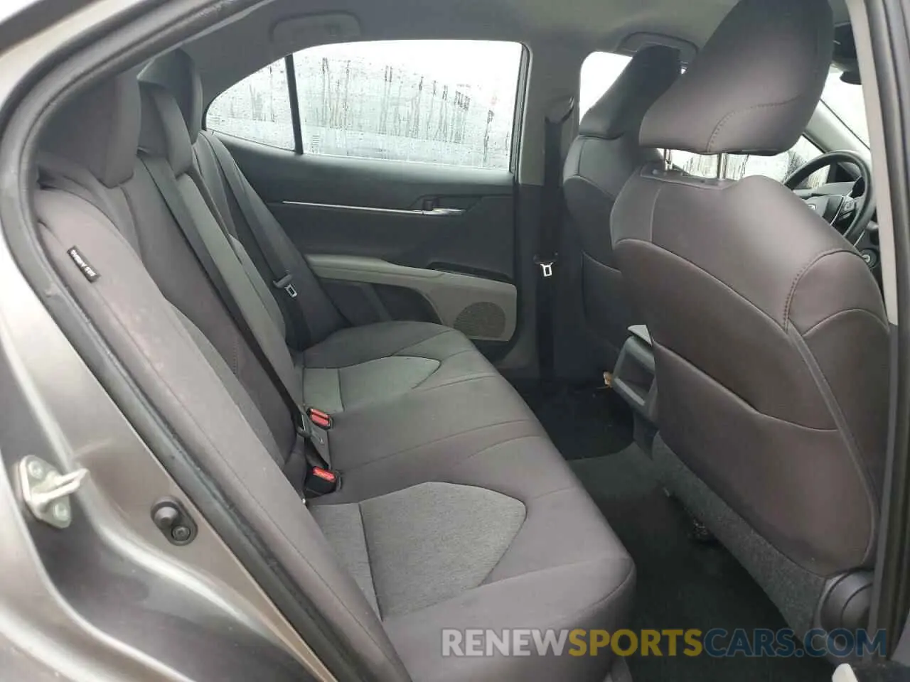 10 Photograph of a damaged car 4T1B11HK1KU268208 TOYOTA CAMRY 2019