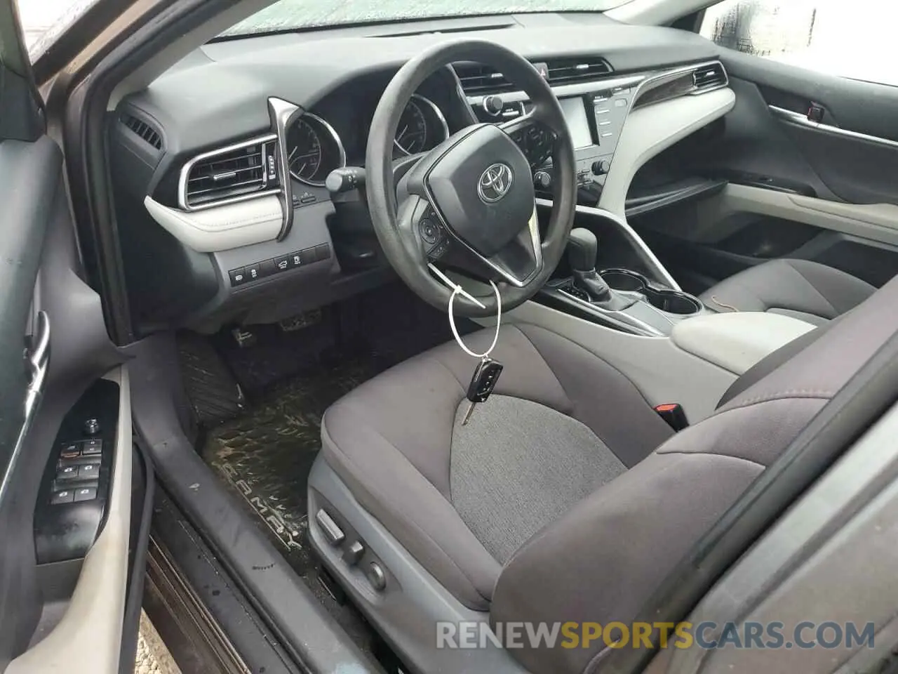 8 Photograph of a damaged car 4T1B11HK1KU268208 TOYOTA CAMRY 2019
