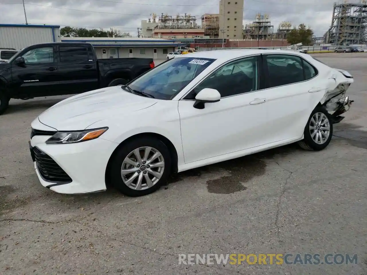 1 Photograph of a damaged car 4T1B11HK1KU270184 TOYOTA CAMRY 2019