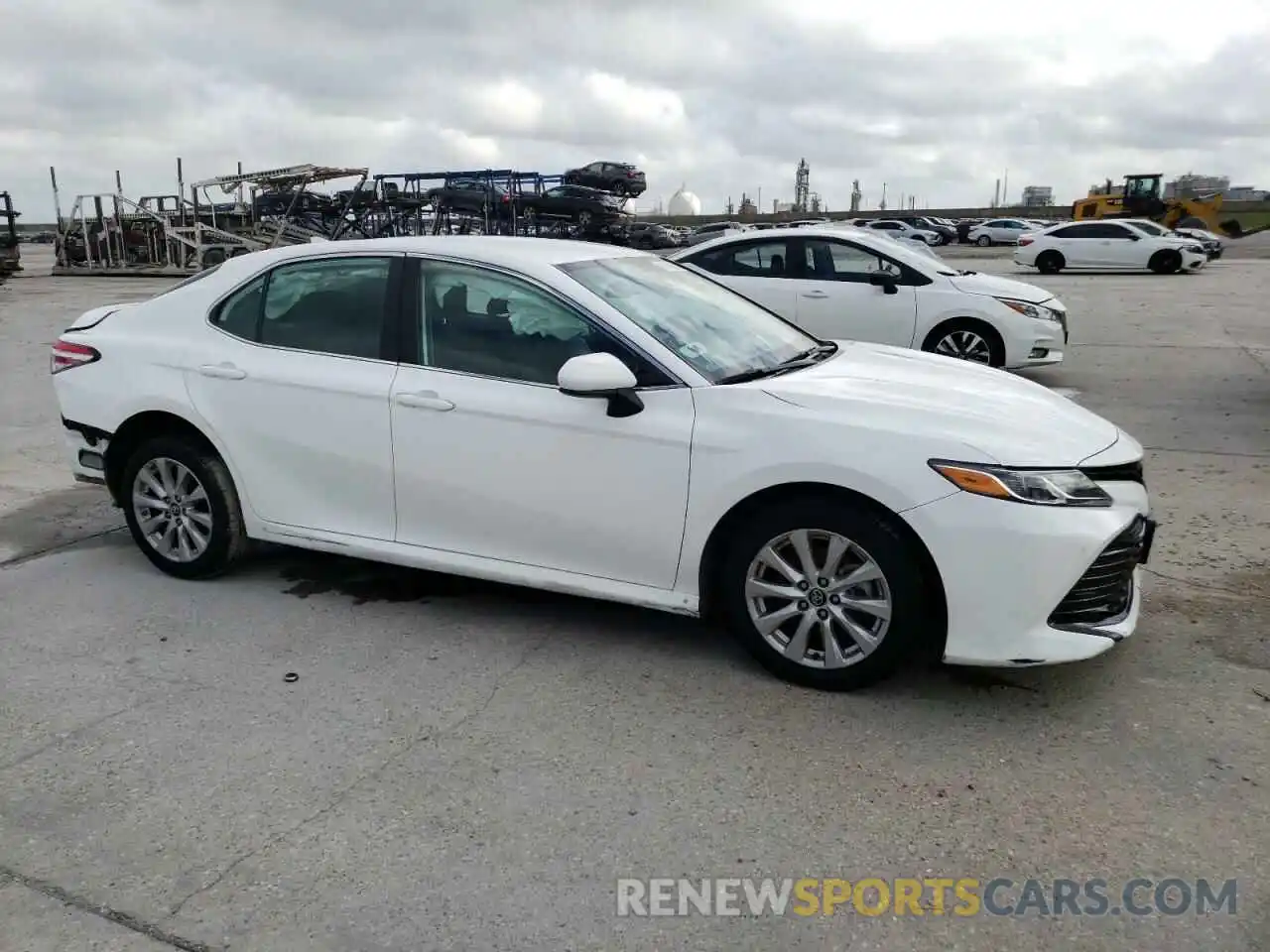 4 Photograph of a damaged car 4T1B11HK1KU270184 TOYOTA CAMRY 2019