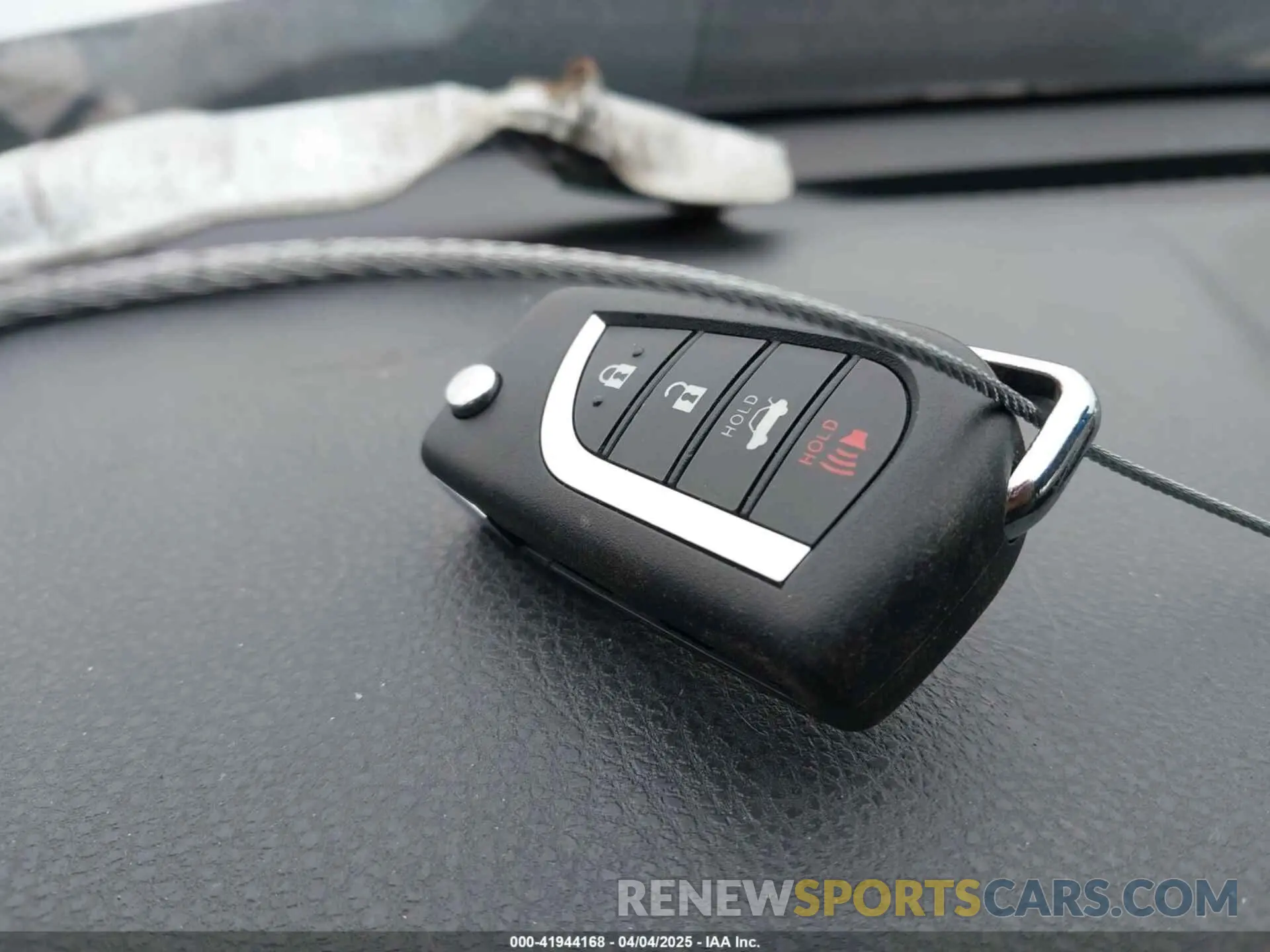 11 Photograph of a damaged car 4T1B11HK1KU272114 TOYOTA CAMRY 2019