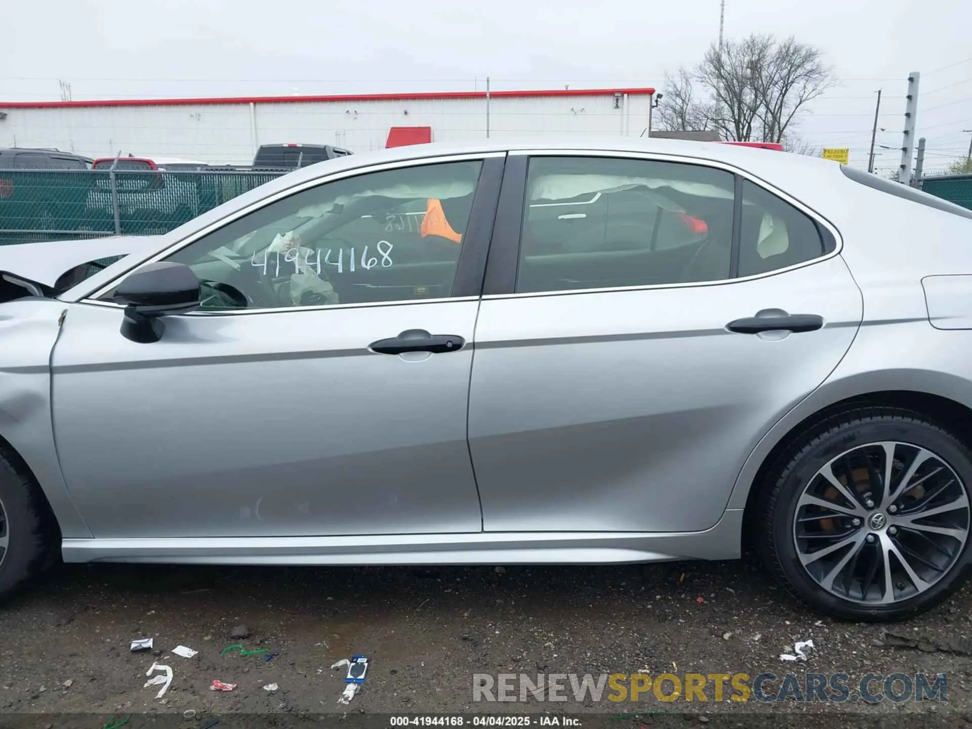 14 Photograph of a damaged car 4T1B11HK1KU272114 TOYOTA CAMRY 2019