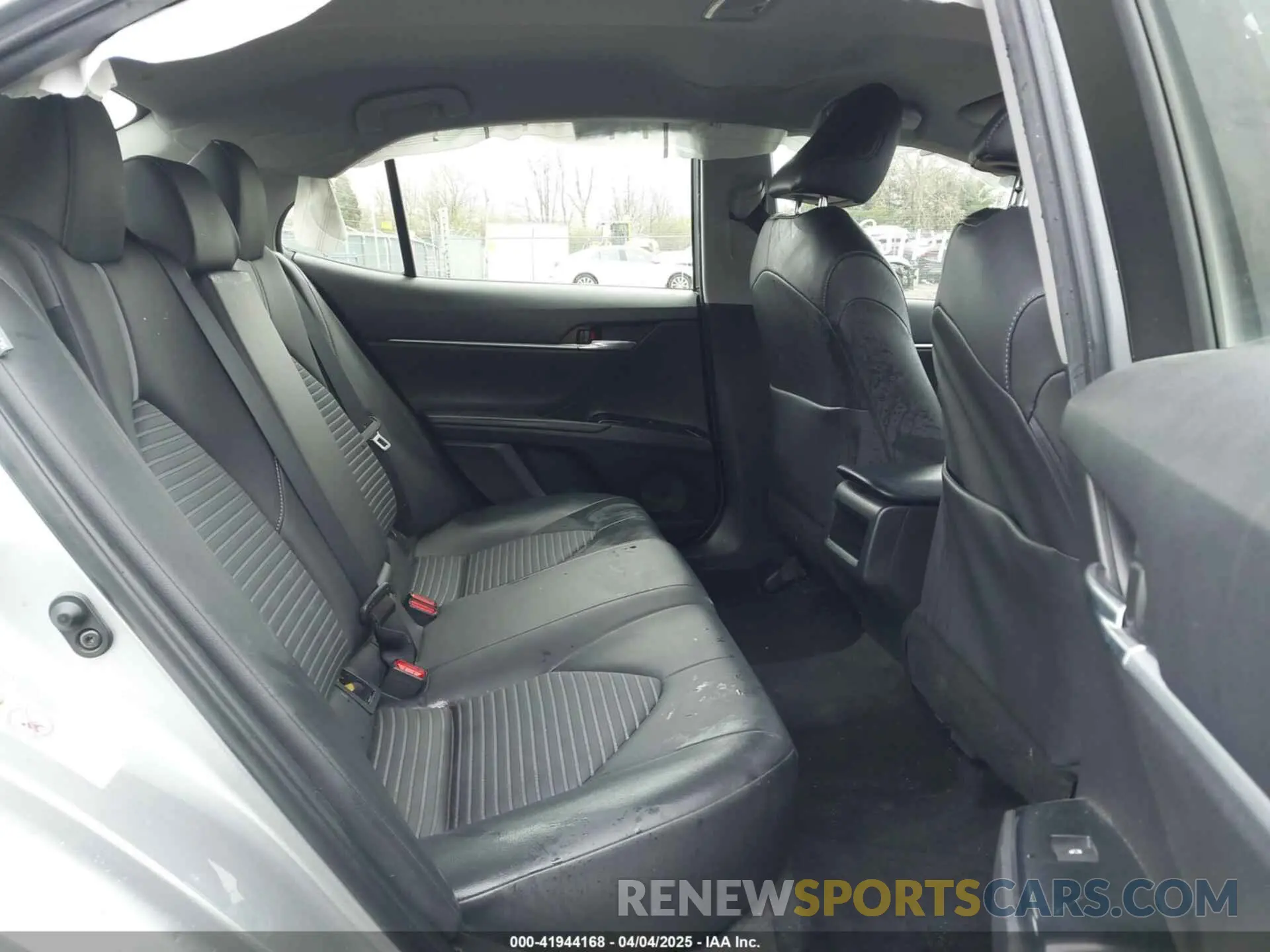 8 Photograph of a damaged car 4T1B11HK1KU272114 TOYOTA CAMRY 2019