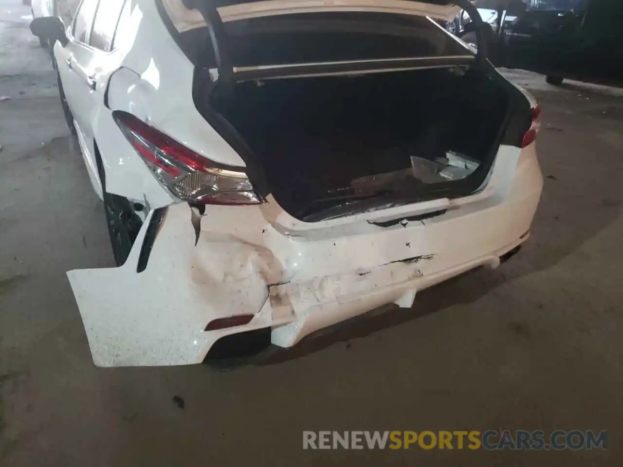 9 Photograph of a damaged car 4T1B11HK1KU273361 TOYOTA CAMRY 2019