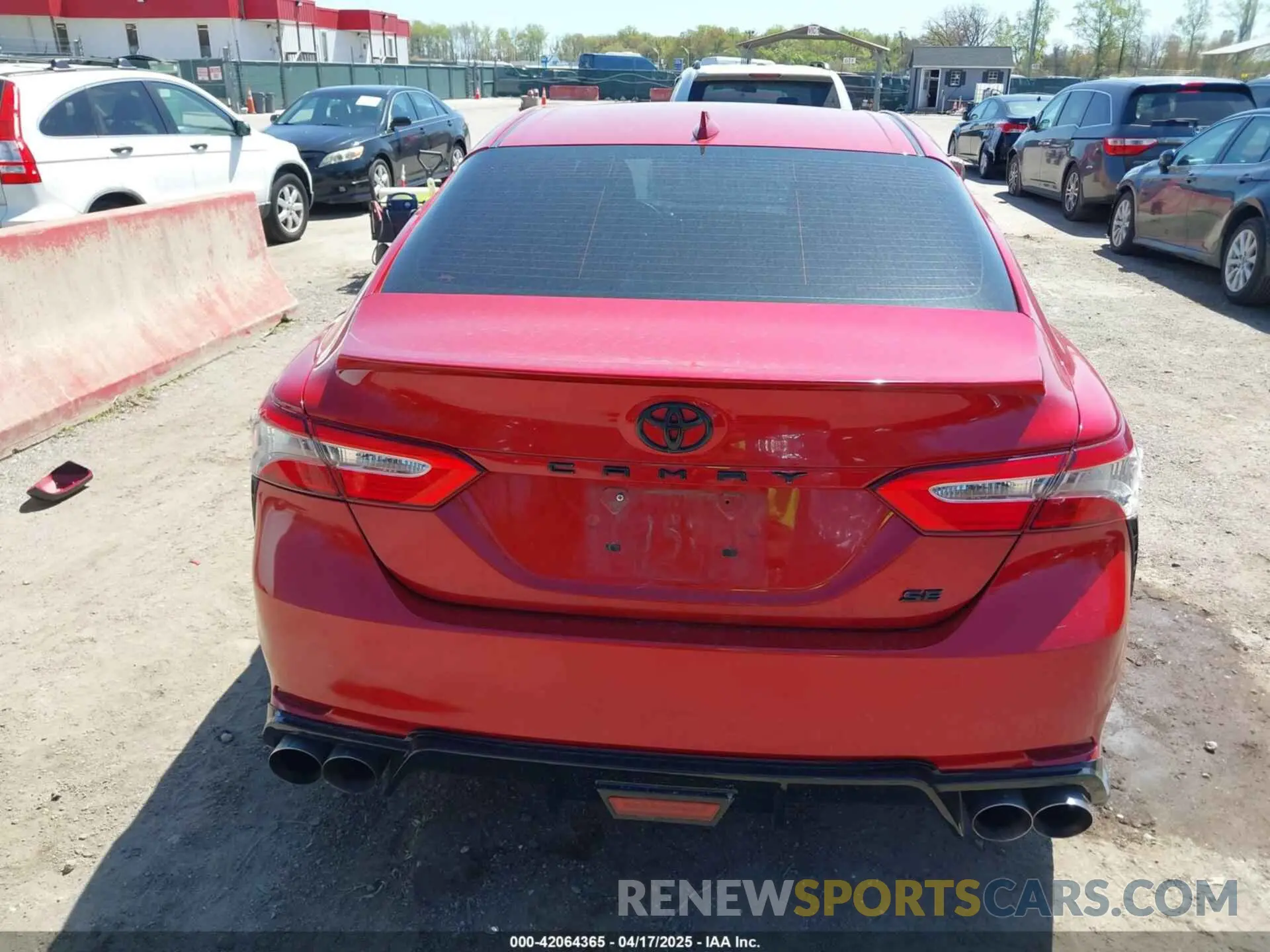 17 Photograph of a damaged car 4T1B11HK1KU276518 TOYOTA CAMRY 2019