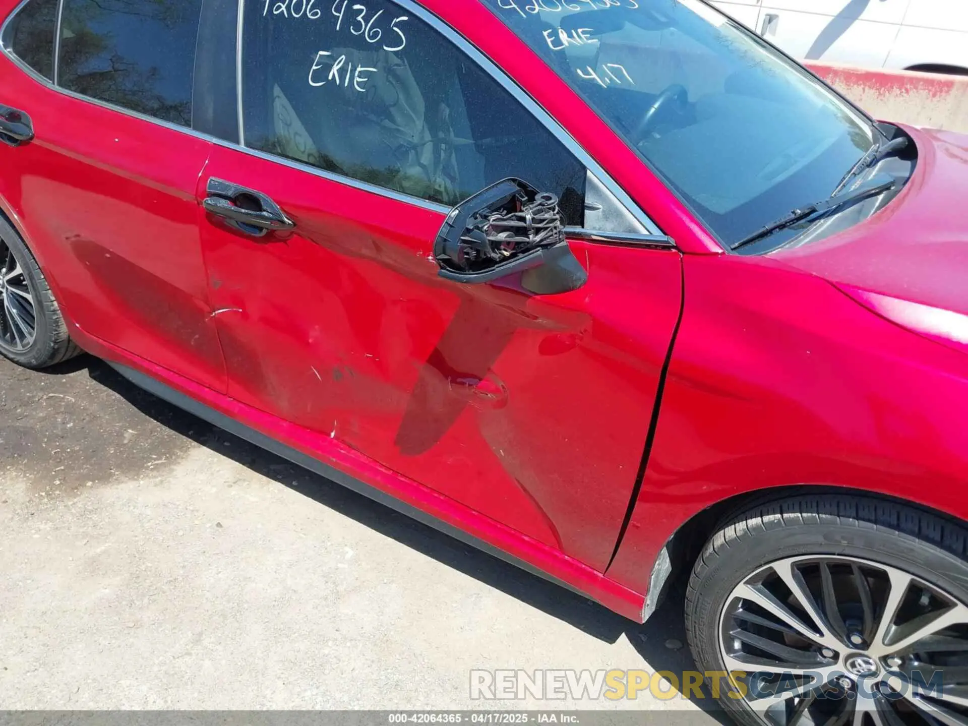 6 Photograph of a damaged car 4T1B11HK1KU276518 TOYOTA CAMRY 2019