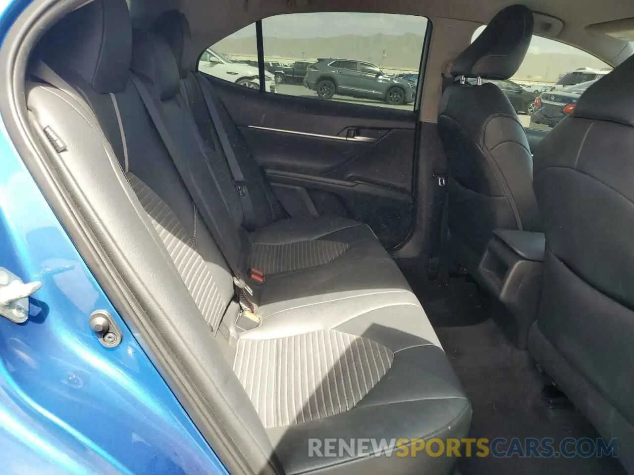10 Photograph of a damaged car 4T1B11HK1KU276955 TOYOTA CAMRY 2019