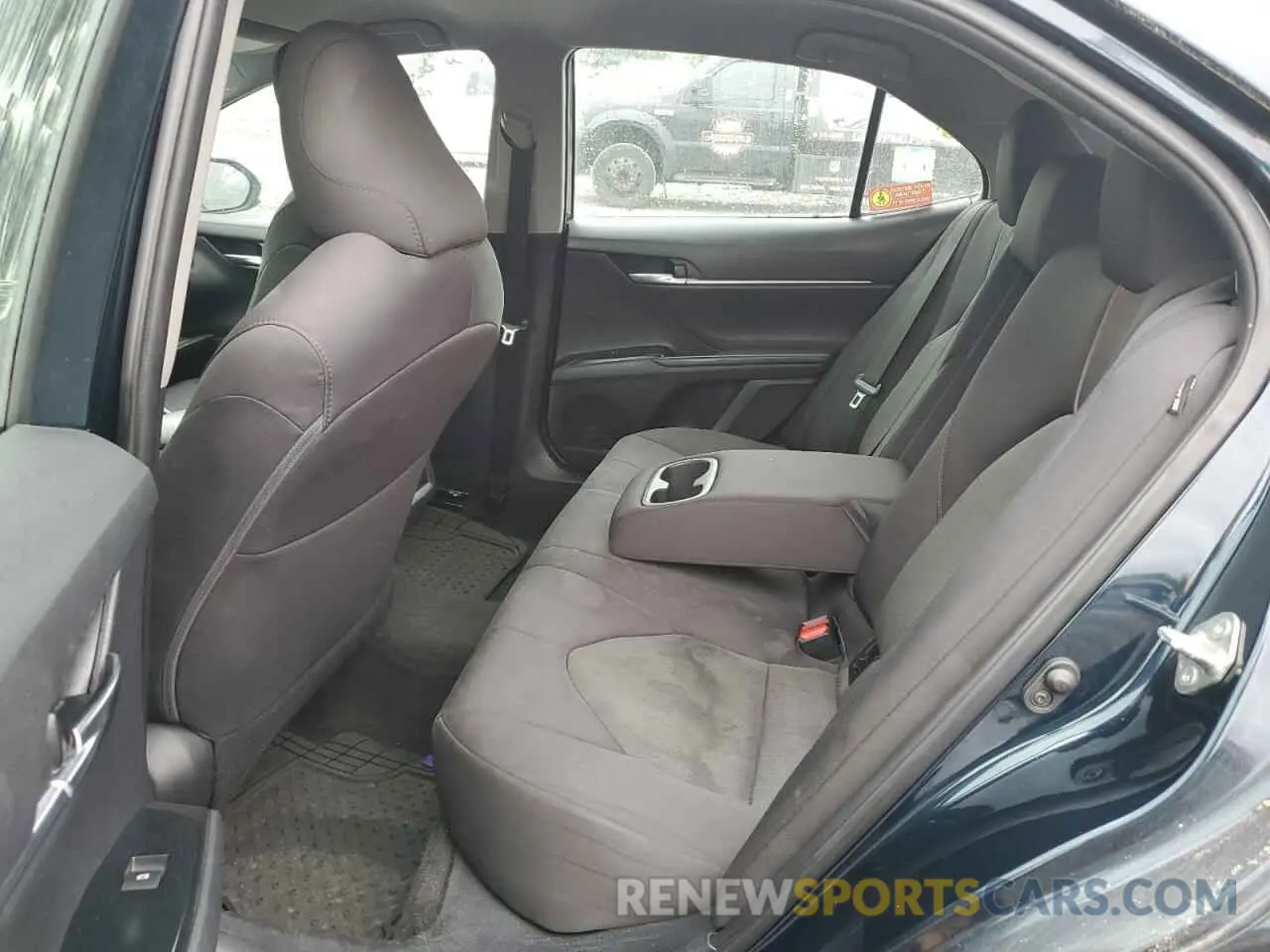 10 Photograph of a damaged car 4T1B11HK1KU277099 TOYOTA CAMRY 2019