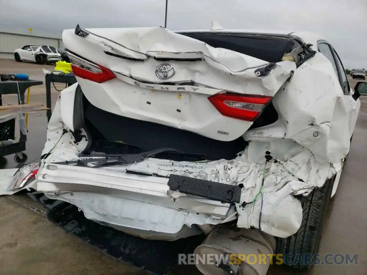 9 Photograph of a damaged car 4T1B11HK1KU277281 TOYOTA CAMRY 2019