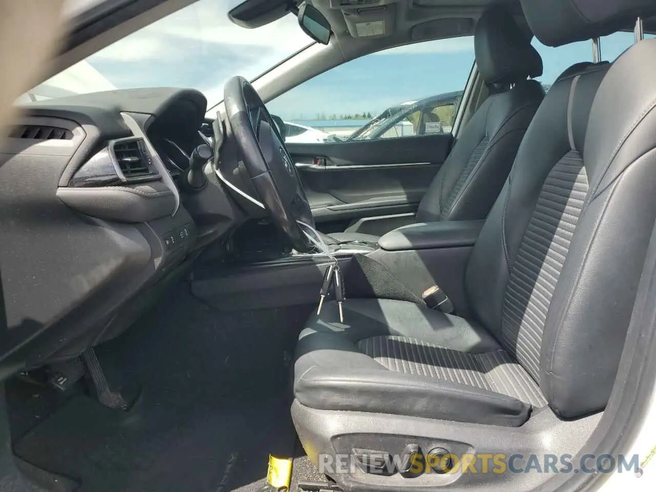 7 Photograph of a damaged car 4T1B11HK1KU277863 TOYOTA CAMRY 2019