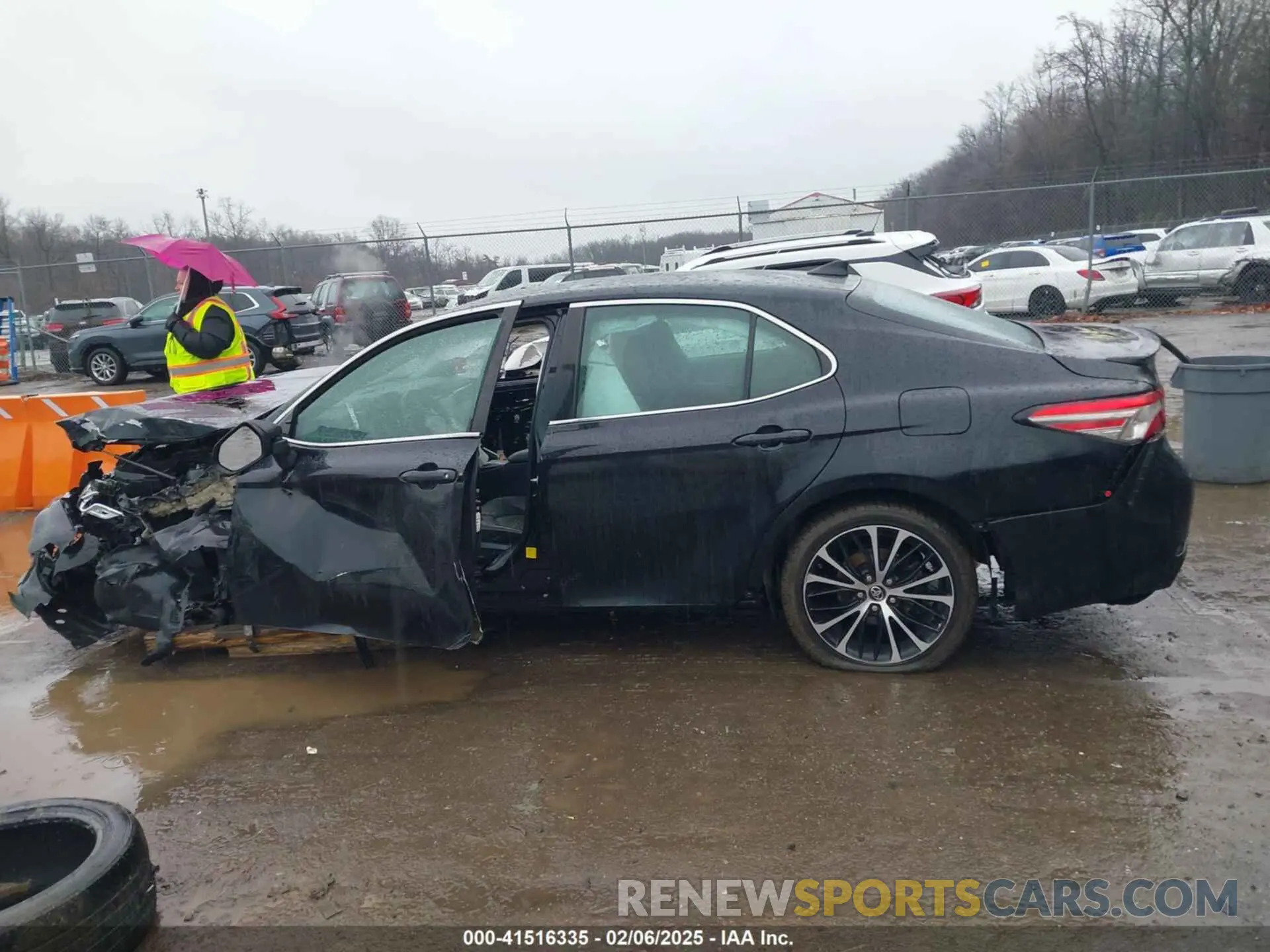 13 Photograph of a damaged car 4T1B11HK1KU278947 TOYOTA CAMRY 2019