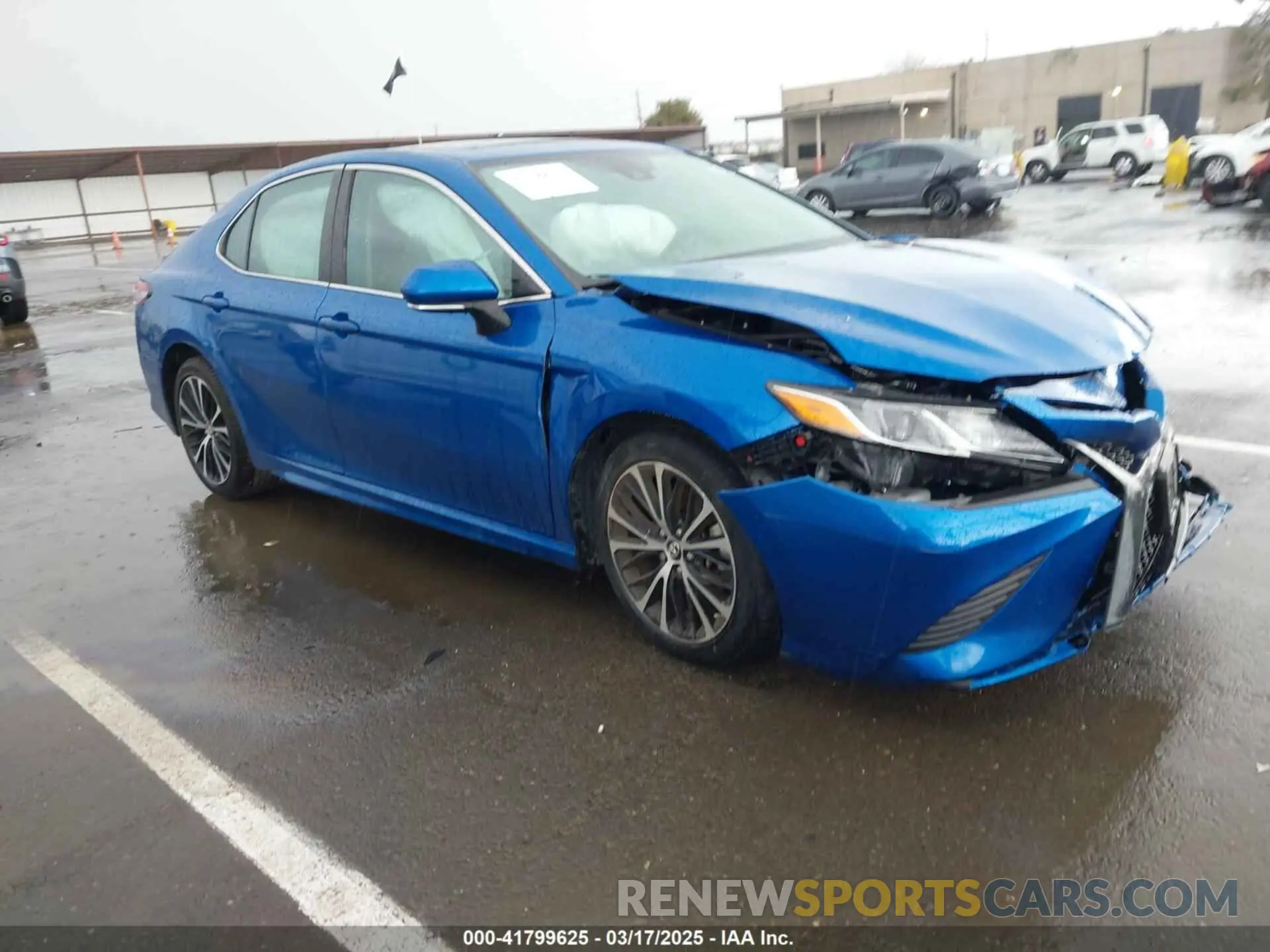 1 Photograph of a damaged car 4T1B11HK1KU282870 TOYOTA CAMRY 2019