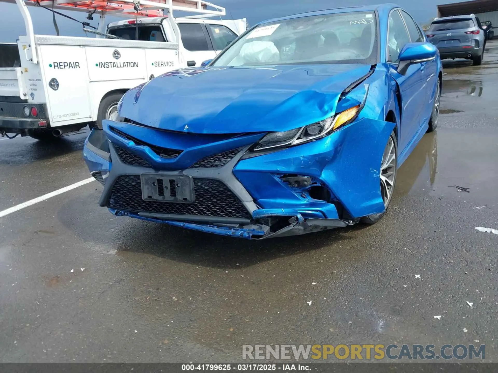 6 Photograph of a damaged car 4T1B11HK1KU282870 TOYOTA CAMRY 2019