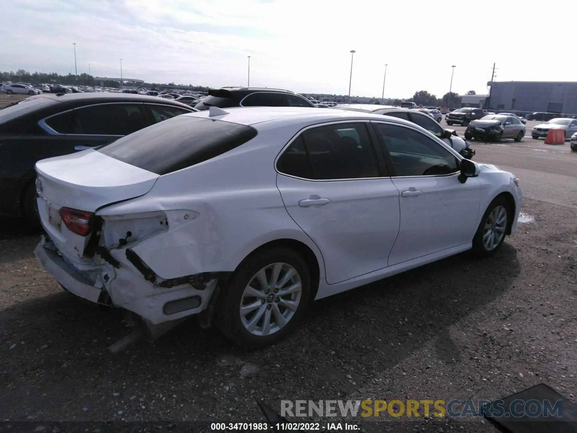 4 Photograph of a damaged car 4T1B11HK1KU288135 TOYOTA CAMRY 2019