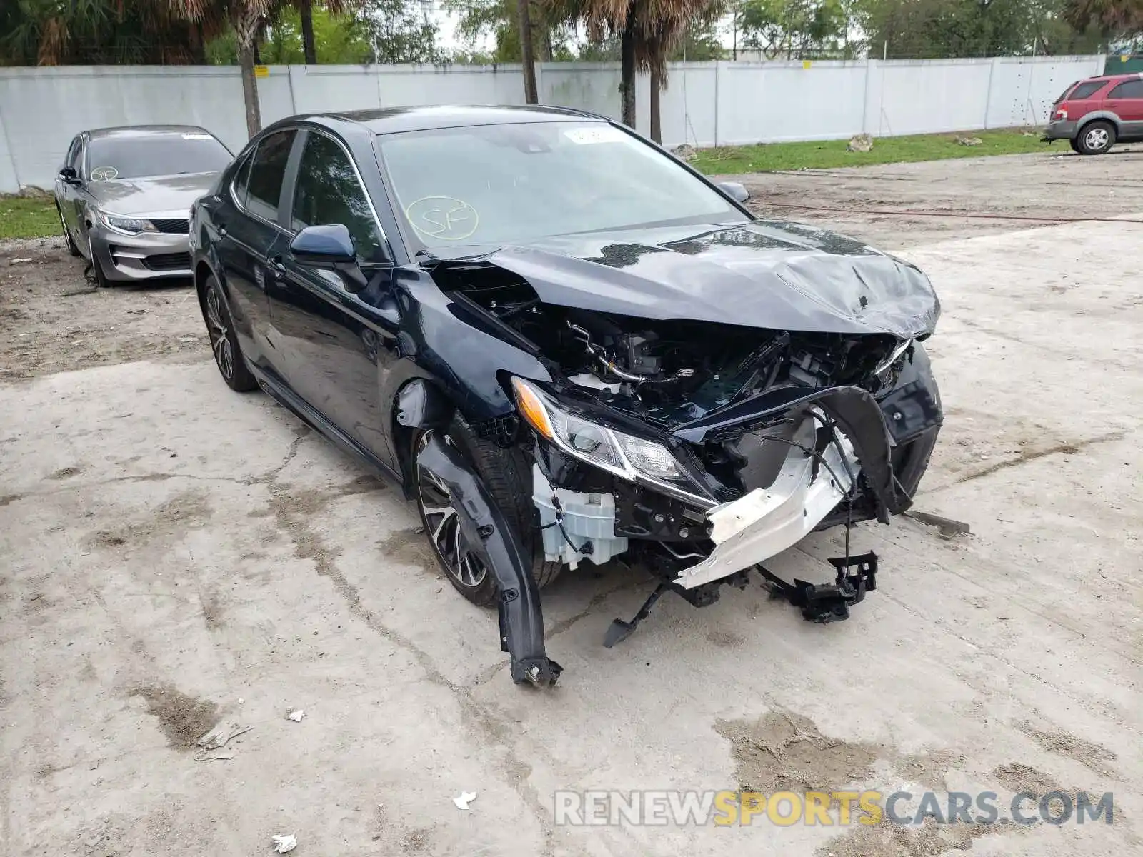 1 Photograph of a damaged car 4T1B11HK1KU294792 TOYOTA CAMRY 2019