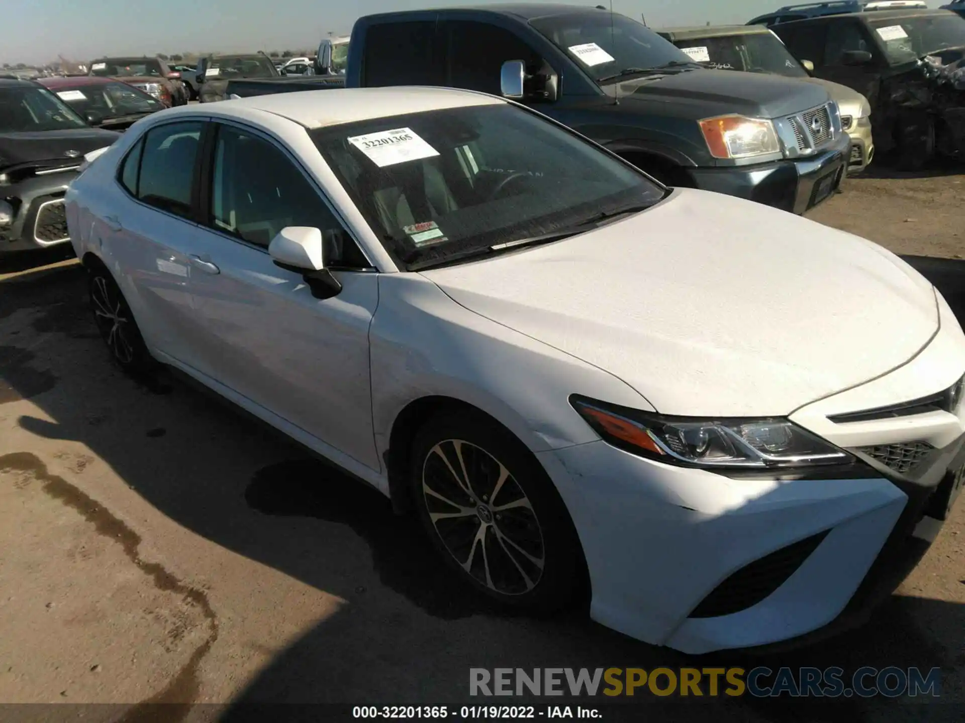 1 Photograph of a damaged car 4T1B11HK1KU295747 TOYOTA CAMRY 2019