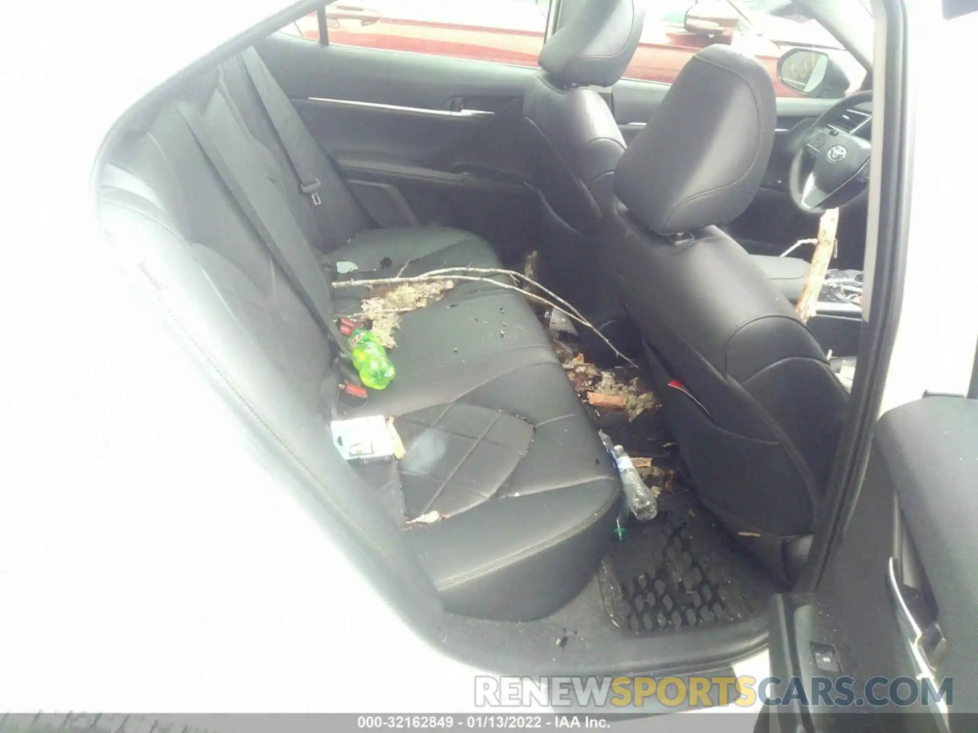 8 Photograph of a damaged car 4T1B11HK1KU297336 TOYOTA CAMRY 2019