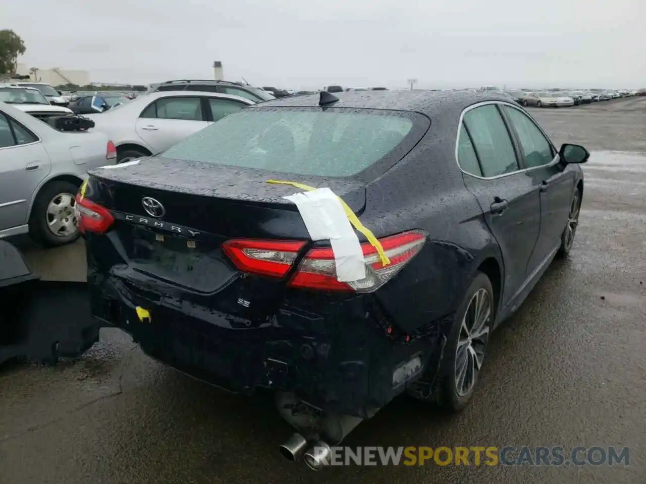 4 Photograph of a damaged car 4T1B11HK1KU682945 TOYOTA CAMRY 2019