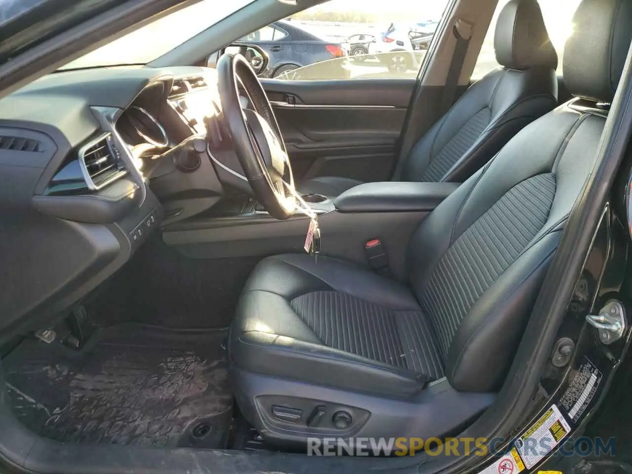 7 Photograph of a damaged car 4T1B11HK1KU684856 TOYOTA CAMRY 2019