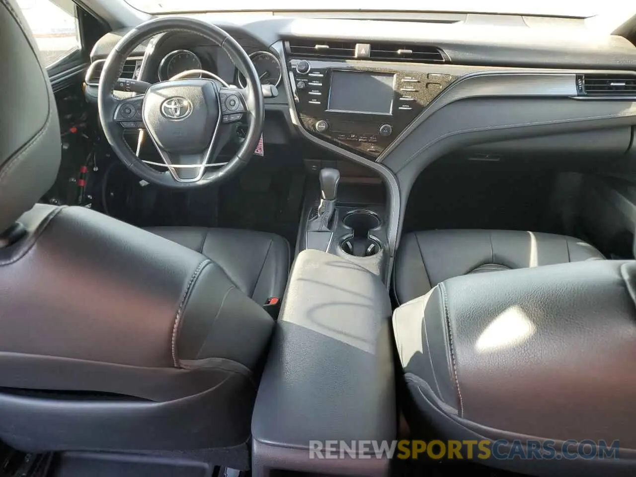 8 Photograph of a damaged car 4T1B11HK1KU684856 TOYOTA CAMRY 2019