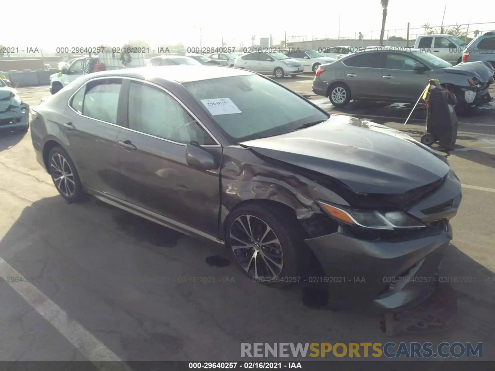 1 Photograph of a damaged car 4T1B11HK1KU686056 TOYOTA CAMRY 2019