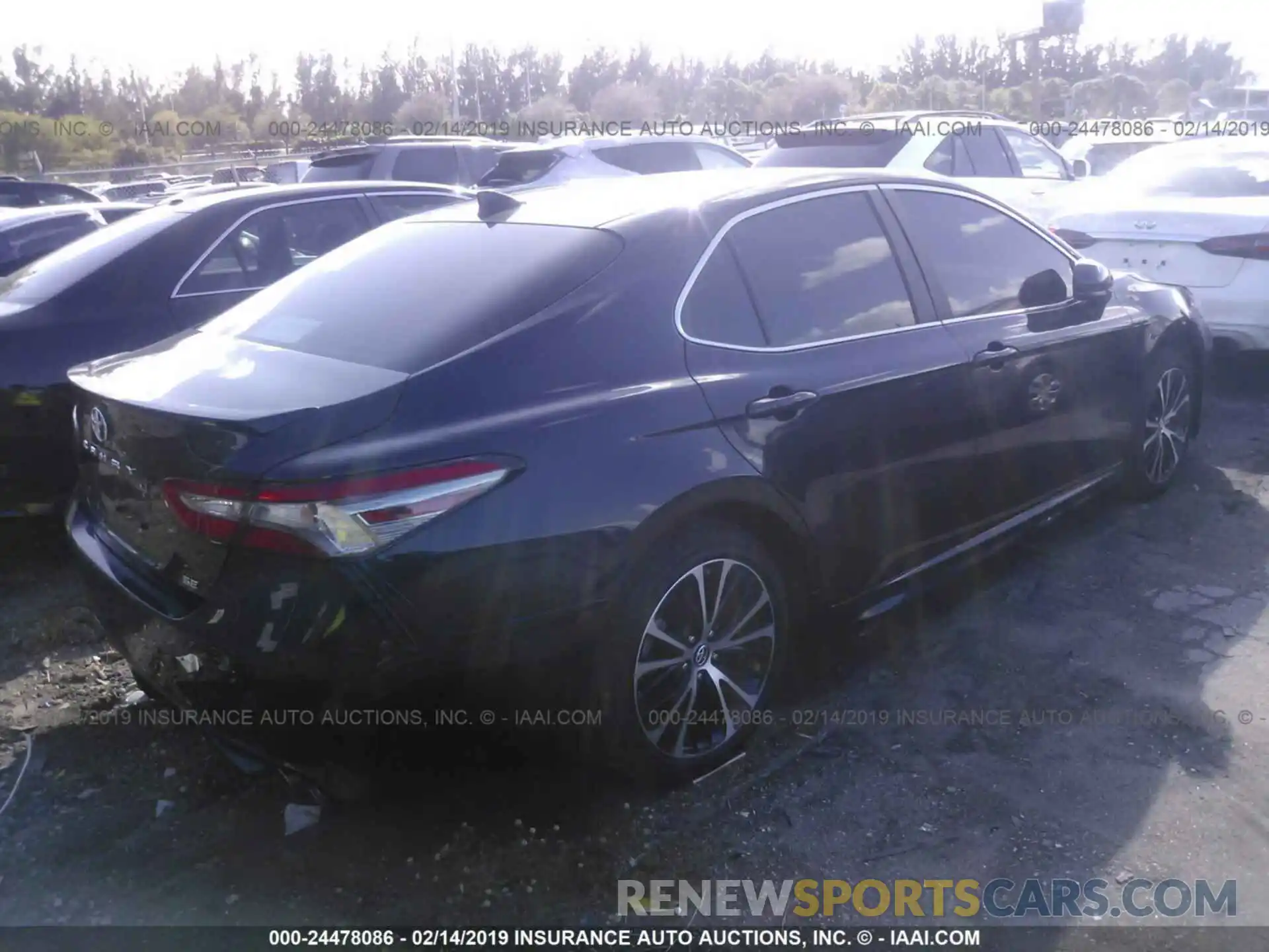 4 Photograph of a damaged car 4T1B11HK1KU686431 TOYOTA CAMRY 2019