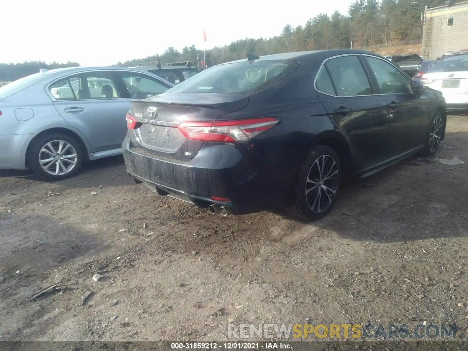 4 Photograph of a damaged car 4T1B11HK1KU686946 TOYOTA CAMRY 2019