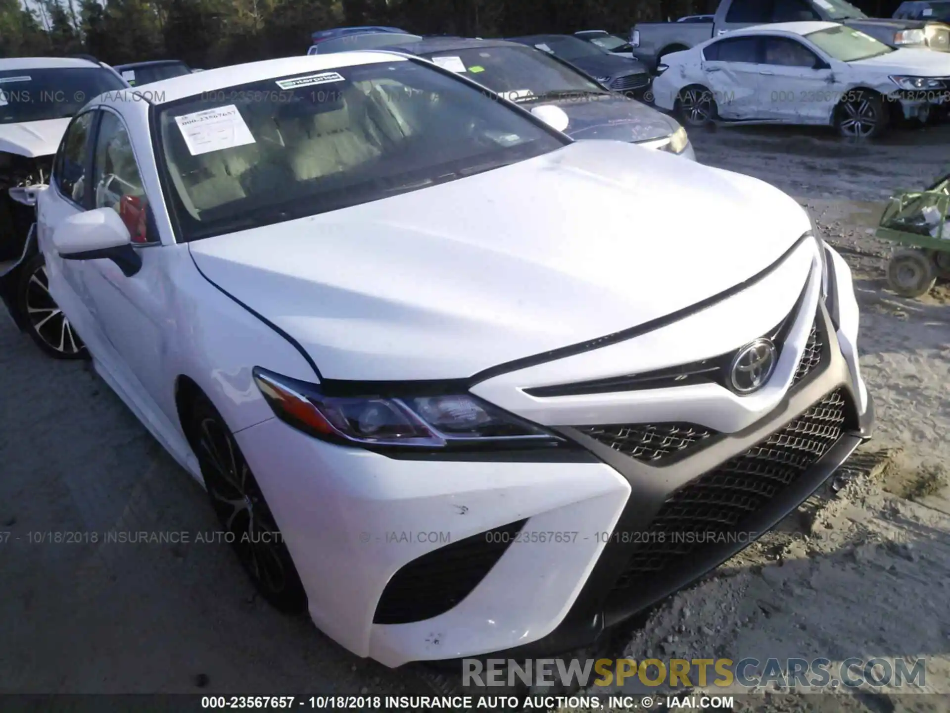 1 Photograph of a damaged car 4T1B11HK1KU687126 Toyota Camry 2019