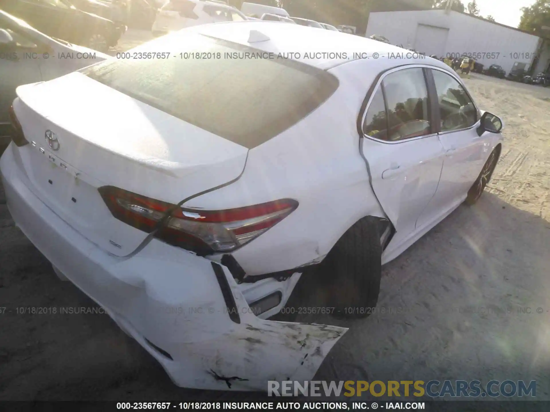 4 Photograph of a damaged car 4T1B11HK1KU687126 Toyota Camry 2019