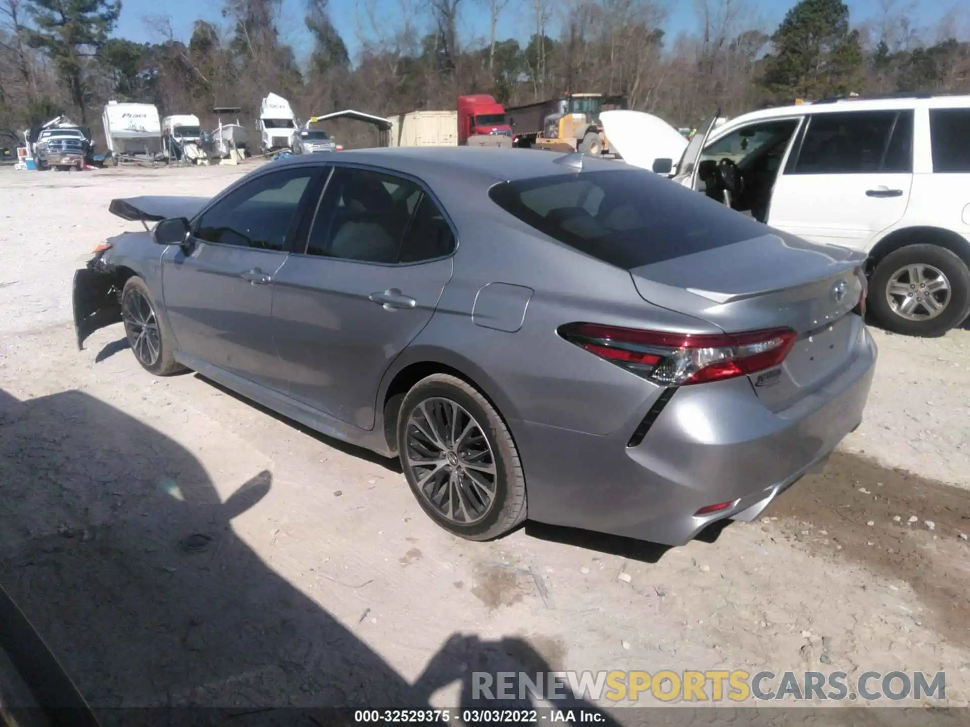 3 Photograph of a damaged car 4T1B11HK1KU689152 TOYOTA CAMRY 2019