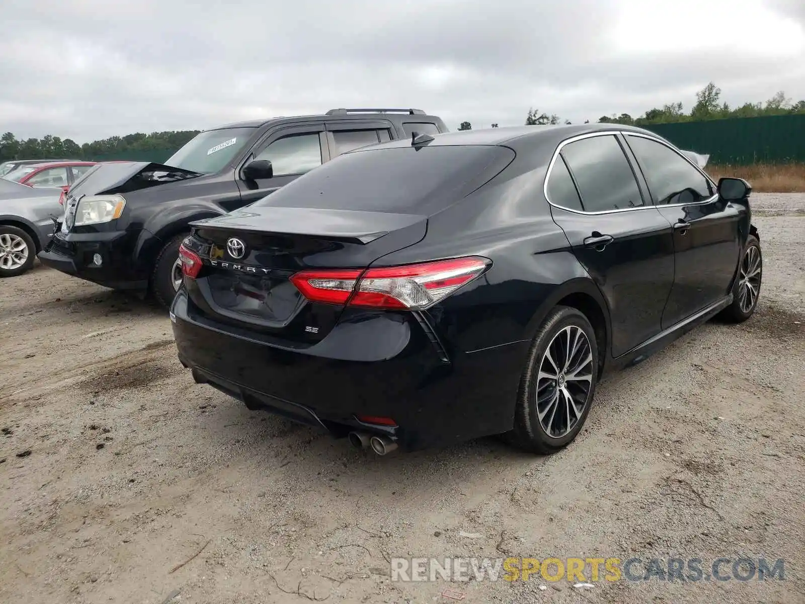 4 Photograph of a damaged car 4T1B11HK1KU690530 TOYOTA CAMRY 2019