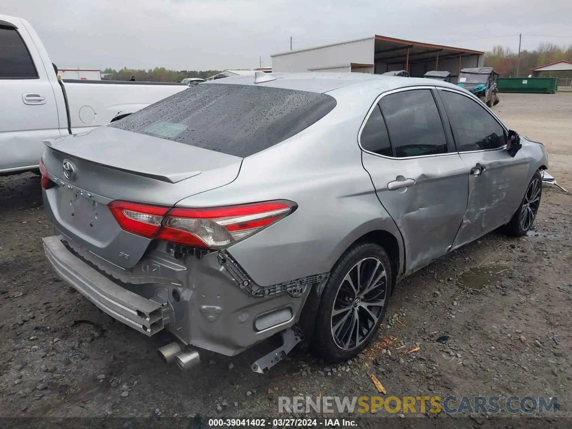 4 Photograph of a damaged car 4T1B11HK1KU691287 TOYOTA CAMRY 2019