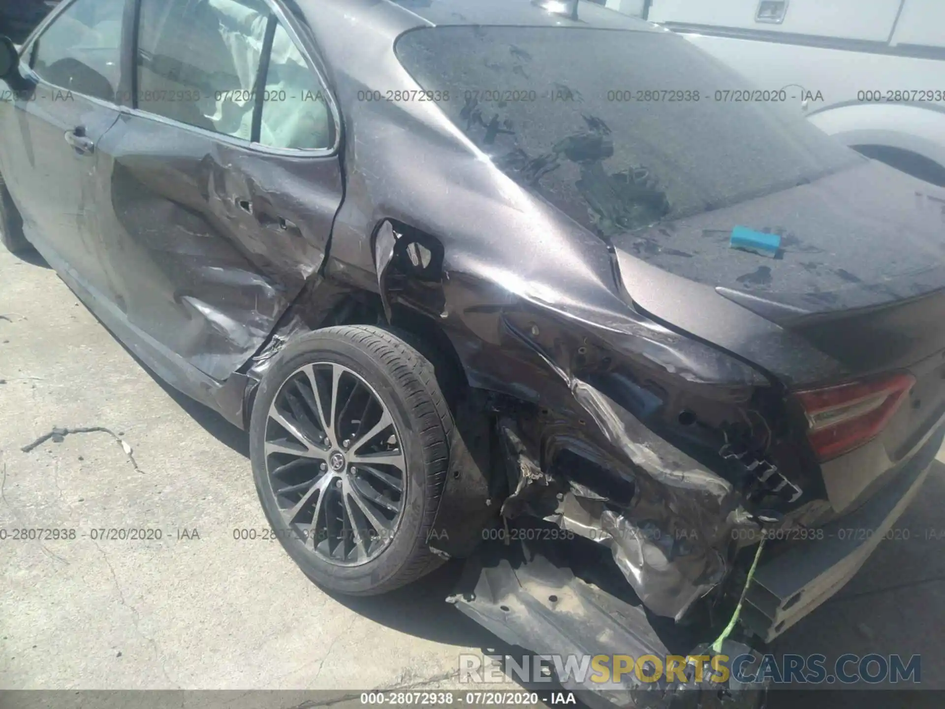 6 Photograph of a damaged car 4T1B11HK1KU696487 TOYOTA CAMRY 2019