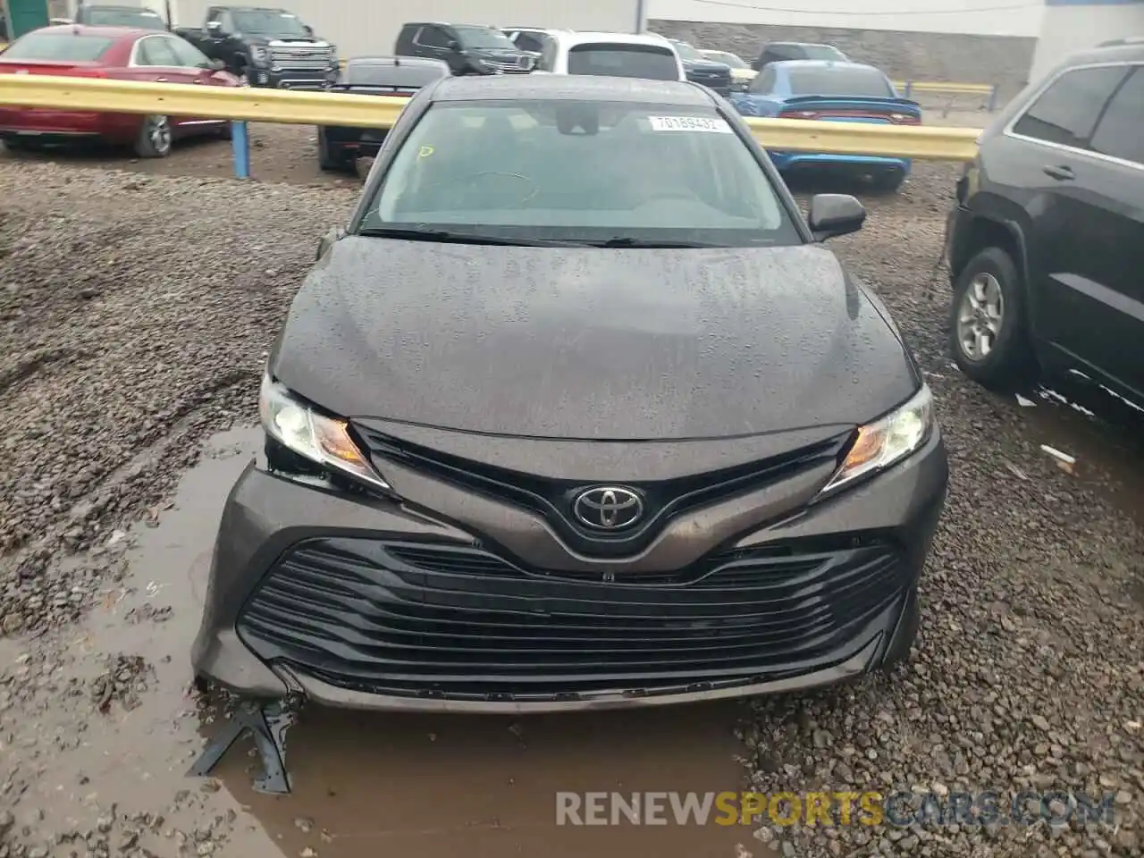 5 Photograph of a damaged car 4T1B11HK1KU698059 TOYOTA CAMRY 2019